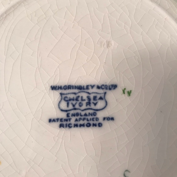 WH Grindley Chelsea Ivory dinner plate - Picture 3 of 5